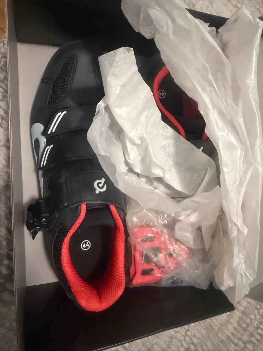 Peloton Men's Athletic Cycling Shoes in Black and Red size EU 44
